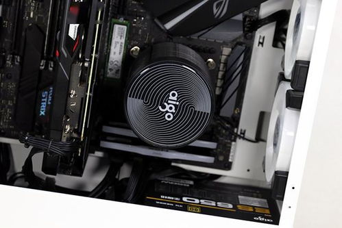 台式电脑主机升级配件，尝鲜显卡垂直新玩法 aigo破晓X装机体验